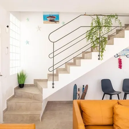 فيلة 10 - The Queen